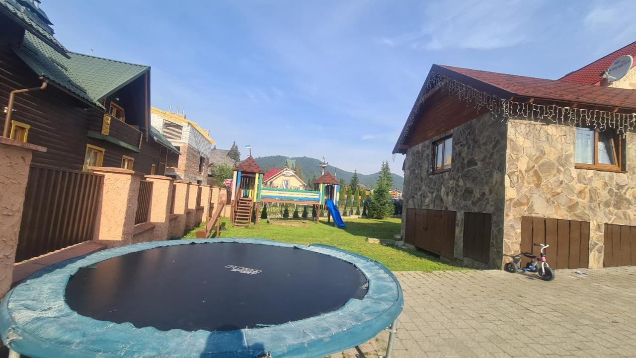 Гостинний Двір Вишня Bukovel Luaran gambar